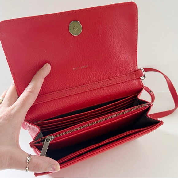 EUC Matt & Nat Crossbody Red ❤️ Purse Bag Cardholder - Picture 8 of 10